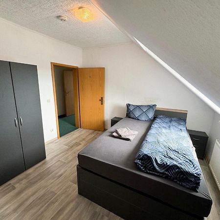 Grosse & Voll Ausgestattete Apartments, Studios, Doppelzimmer, Workspace, Parkplatz, Netflix, Prime & Schnelles Wifi In Ruhiger Lage Mit Garten Рудольштадт Экстерьер фото