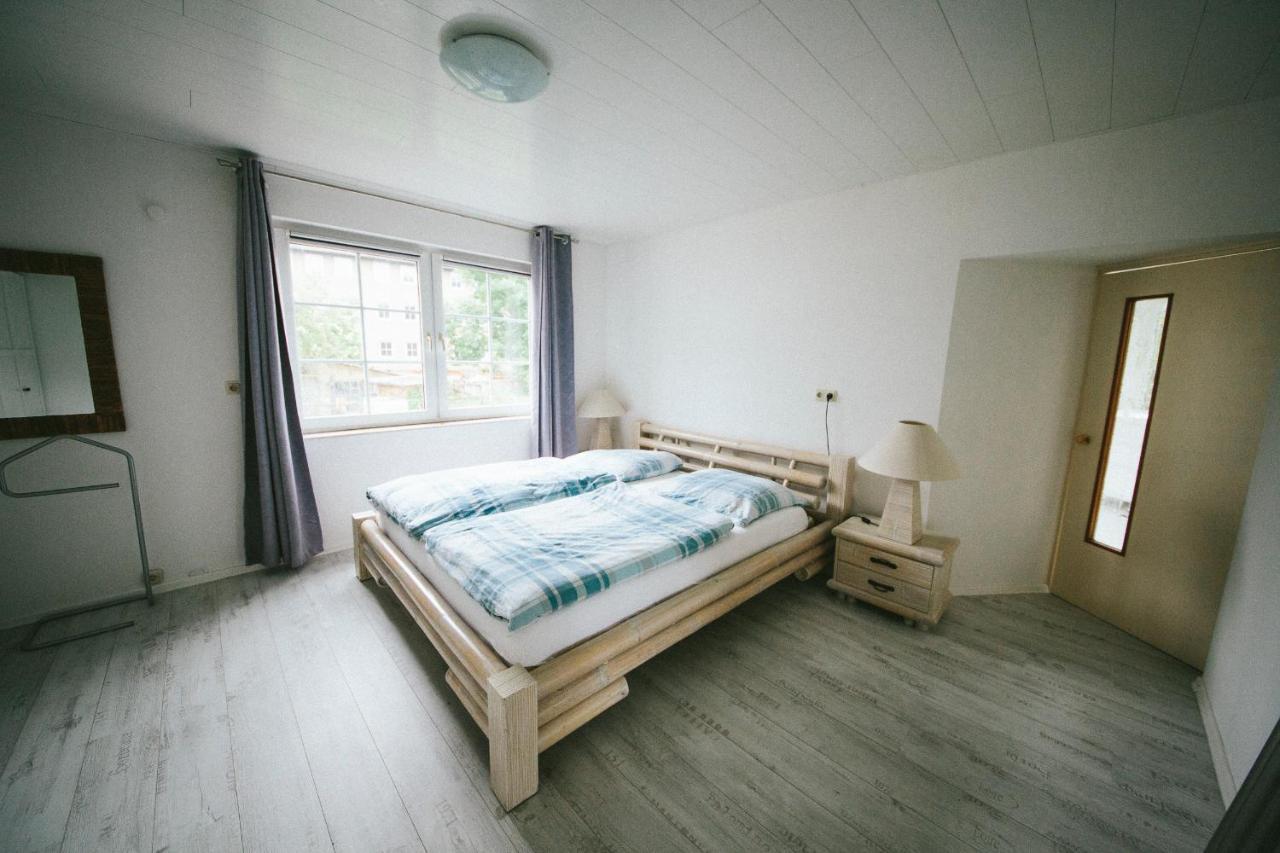 Grosse & Voll Ausgestattete Apartments, Studios, Doppelzimmer, Workspace, Parkplatz, Netflix, Prime & Schnelles Wifi In Ruhiger Lage Mit Garten Рудольштадт Экстерьер фото