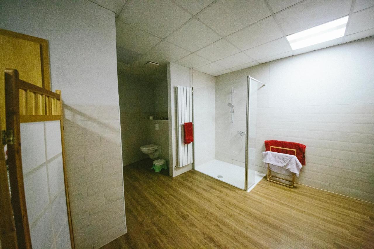 Grosse & Voll Ausgestattete Apartments, Studios, Doppelzimmer, Workspace, Parkplatz, Netflix, Prime & Schnelles Wifi In Ruhiger Lage Mit Garten Рудольштадт Экстерьер фото