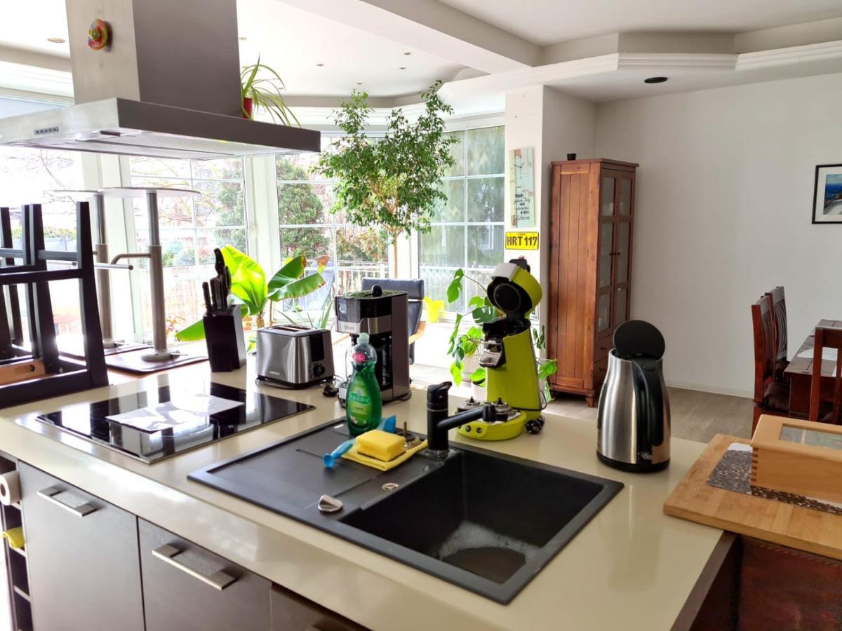 Grosse & Voll Ausgestattete Apartments, Studios, Doppelzimmer, Workspace, Parkplatz, Netflix, Prime & Schnelles Wifi In Ruhiger Lage Mit Garten Рудольштадт Экстерьер фото