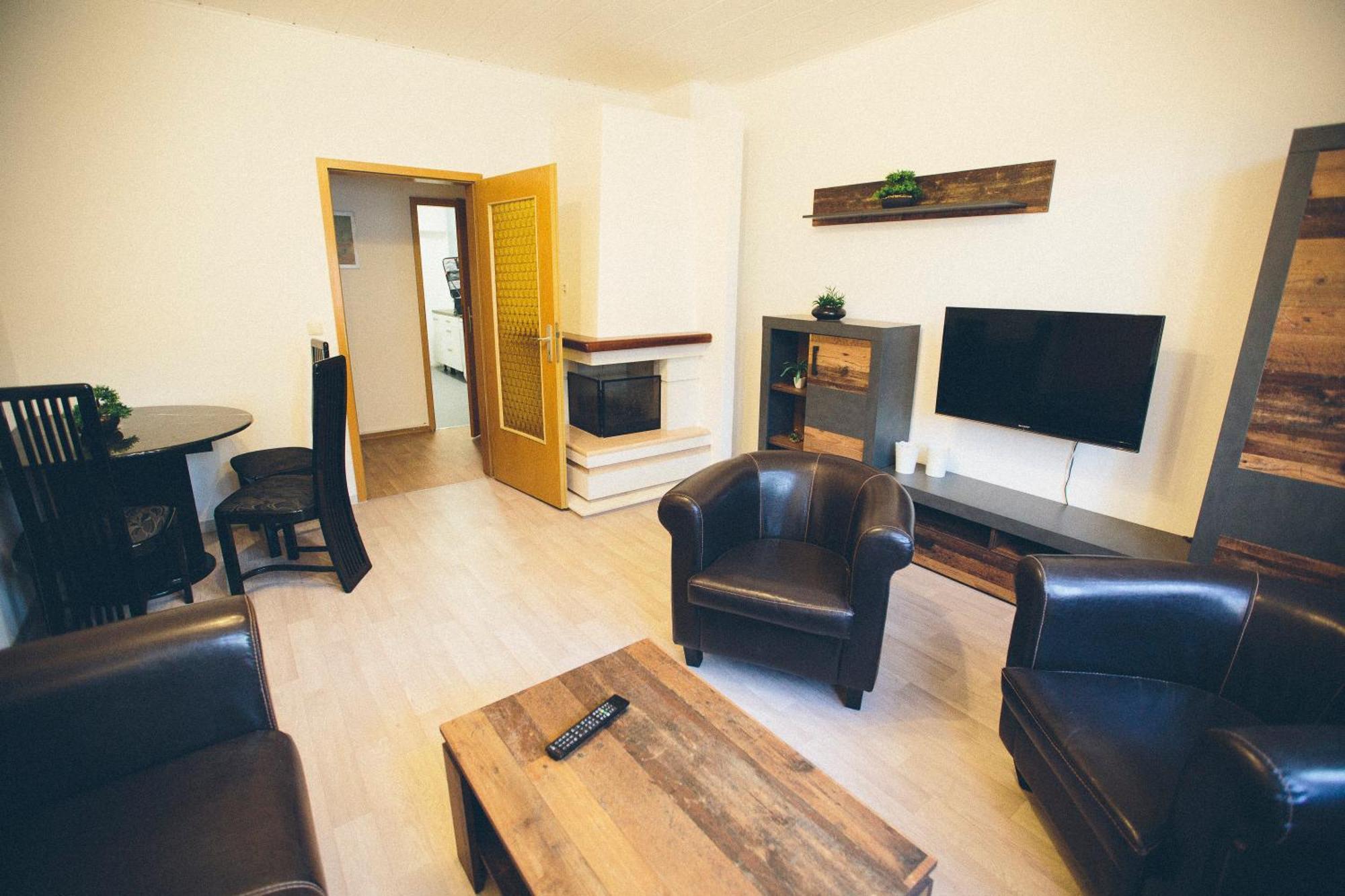 Grosse & Voll Ausgestattete Apartments, Studios, Doppelzimmer, Workspace, Parkplatz, Netflix, Prime & Schnelles Wifi In Ruhiger Lage Mit Garten Рудольштадт Номер фото