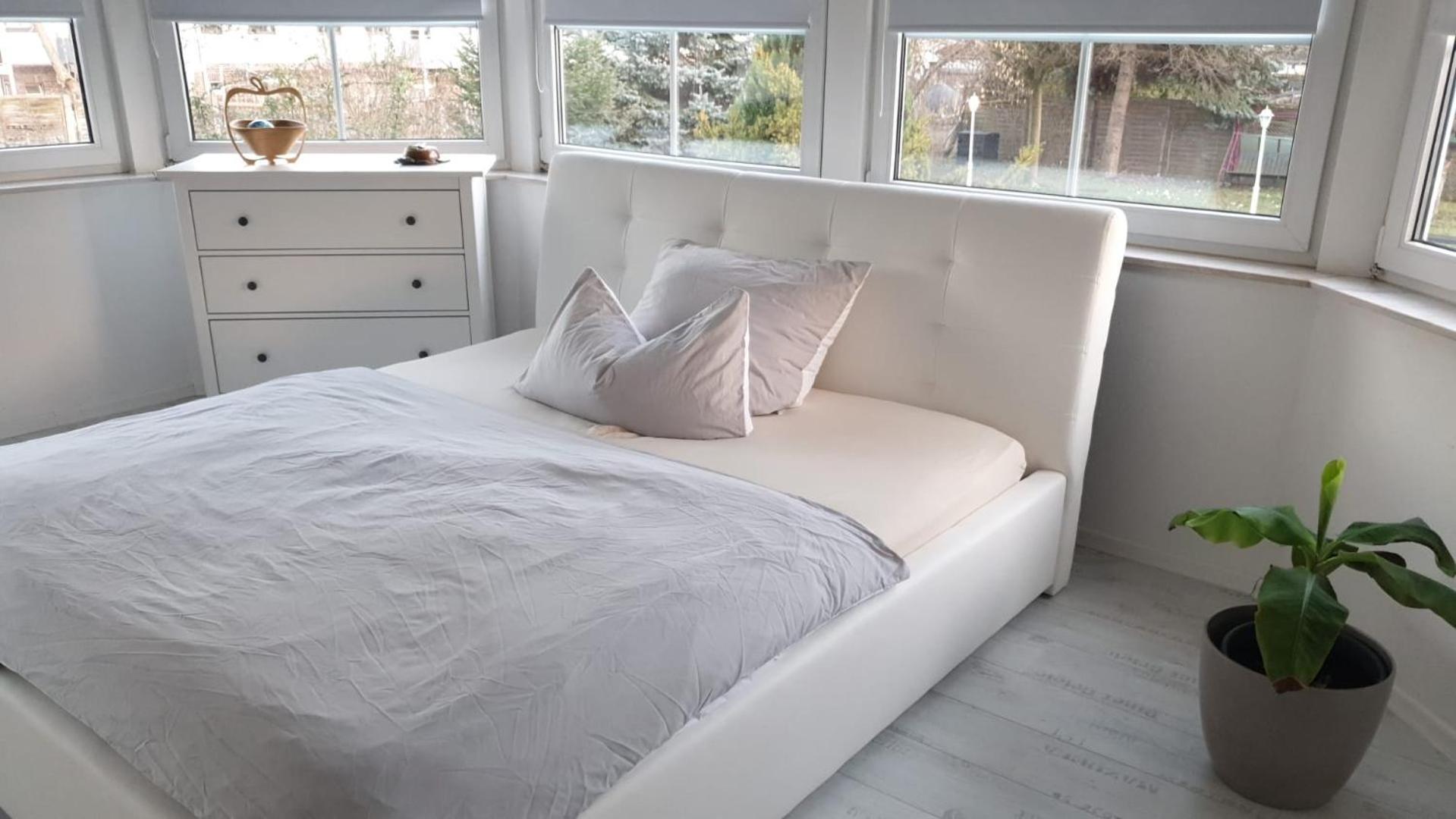 Grosse & Voll Ausgestattete Apartments, Studios, Doppelzimmer, Workspace, Parkplatz, Netflix, Prime & Schnelles Wifi In Ruhiger Lage Mit Garten Рудольштадт Экстерьер фото