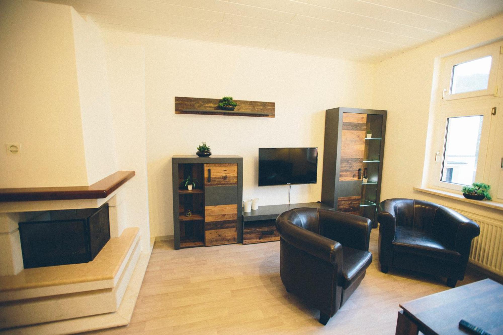 Grosse & Voll Ausgestattete Apartments, Studios, Doppelzimmer, Workspace, Parkplatz, Netflix, Prime & Schnelles Wifi In Ruhiger Lage Mit Garten Рудольштадт Номер фото