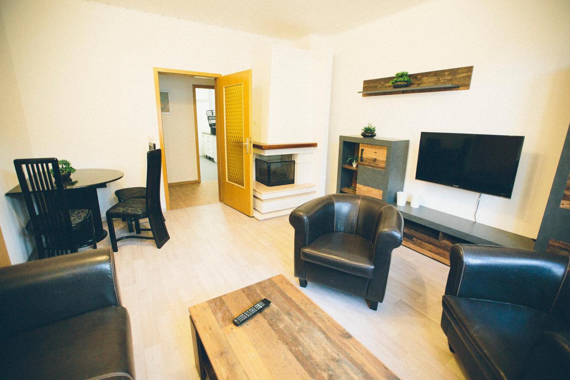 Grosse & Voll Ausgestattete Apartments, Studios, Doppelzimmer, Workspace, Parkplatz, Netflix, Prime & Schnelles Wifi In Ruhiger Lage Mit Garten Рудольштадт Номер фото