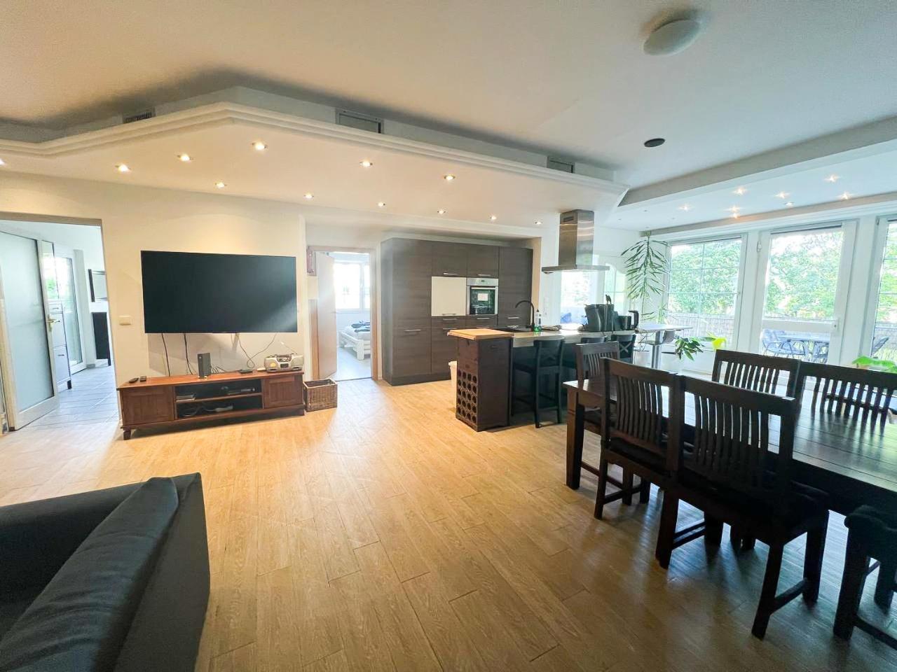 Grosse & Voll Ausgestattete Apartments, Studios, Doppelzimmer, Workspace, Parkplatz, Netflix, Prime & Schnelles Wifi In Ruhiger Lage Mit Garten Рудольштадт Экстерьер фото